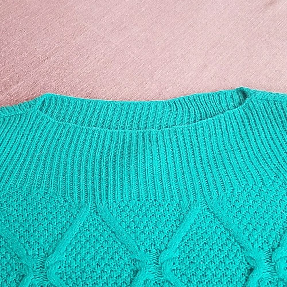 Medium Weight Sweater - Picture 3 of 4